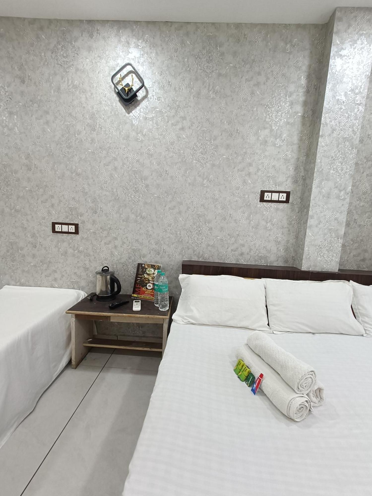 Ginger Hotels Ujjain Tower Kshipra Inn-Family Stay Airconditioned Hotel Eksteriør billede