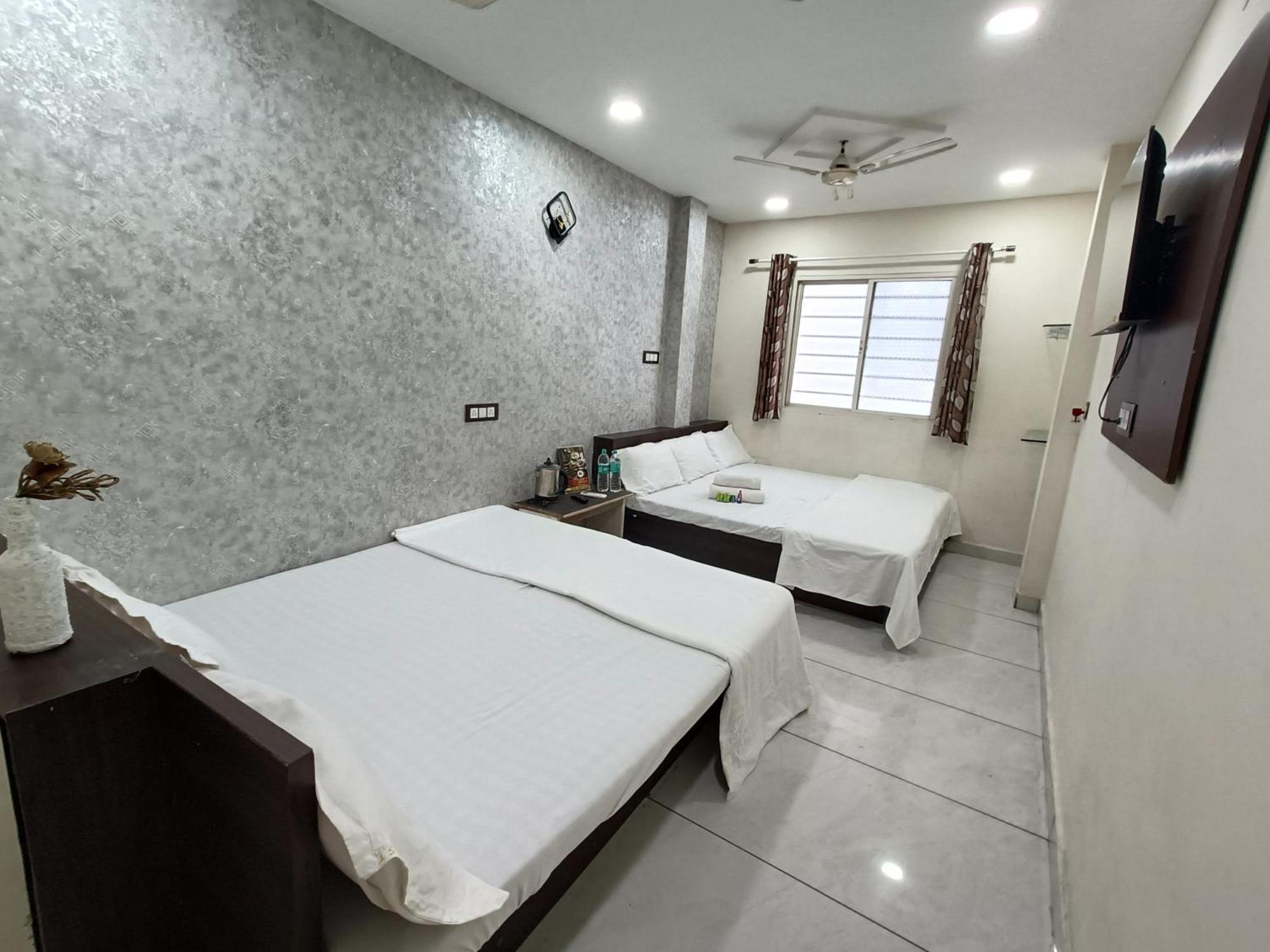 Ginger Hotels Ujjain Tower Kshipra Inn-Family Stay Airconditioned Hotel Eksteriør billede
